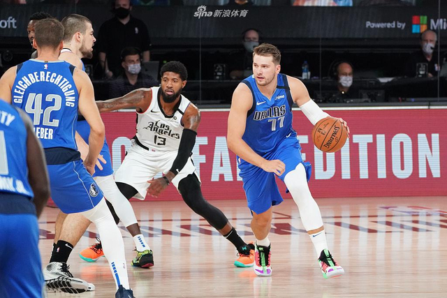 保持在榜首 保持在榜首